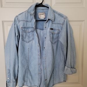 Women's Wrangler jean button down